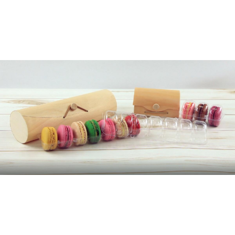 Mini wooden box with latch for 3 macarons